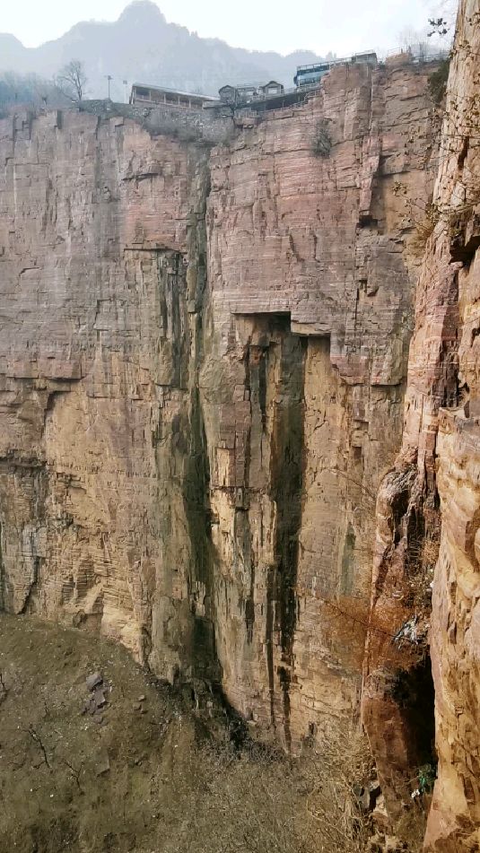 探秘太行山绝壁上的村庄郭亮村