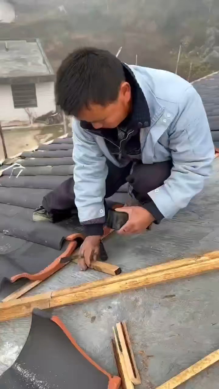 琉璃瓦施工步骤,宜兴琉璃瓦厂家,提供专业瓦片施工方案,现场施工案例