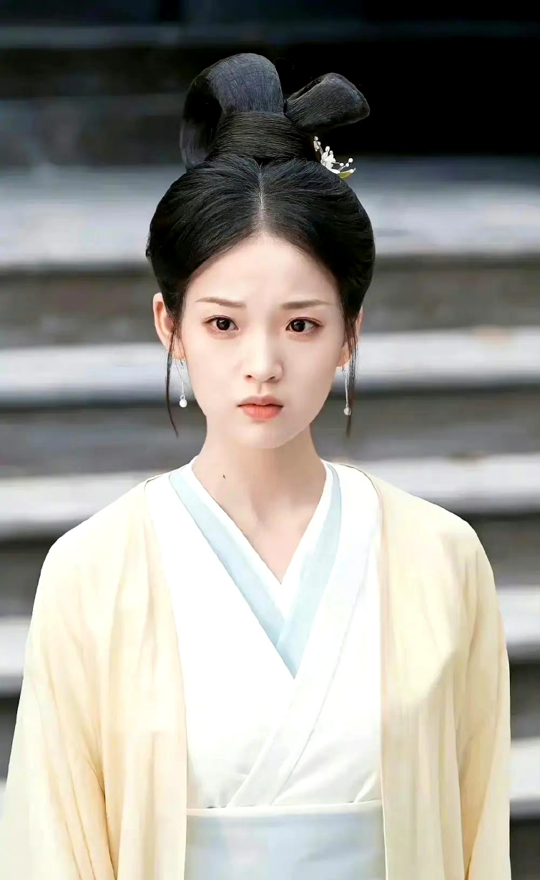 张淼怡在大奉打更人这个造型,没有刘海好看吗?