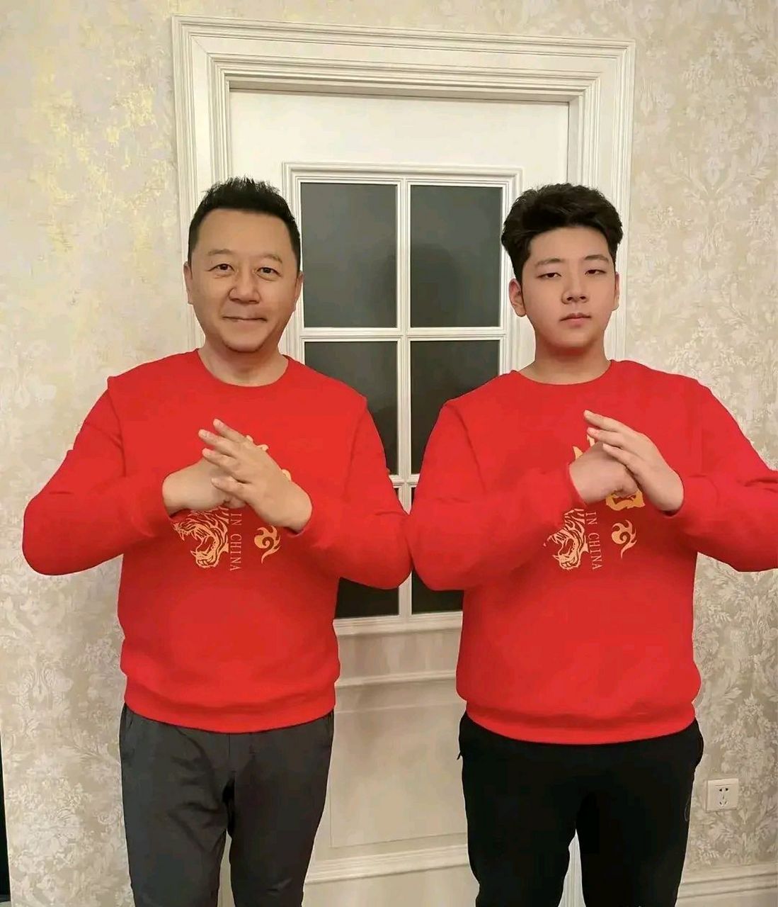 动态创作月# 郭涛带着她女儿郭懿文出来走秀了,11岁的她难得公开露脸