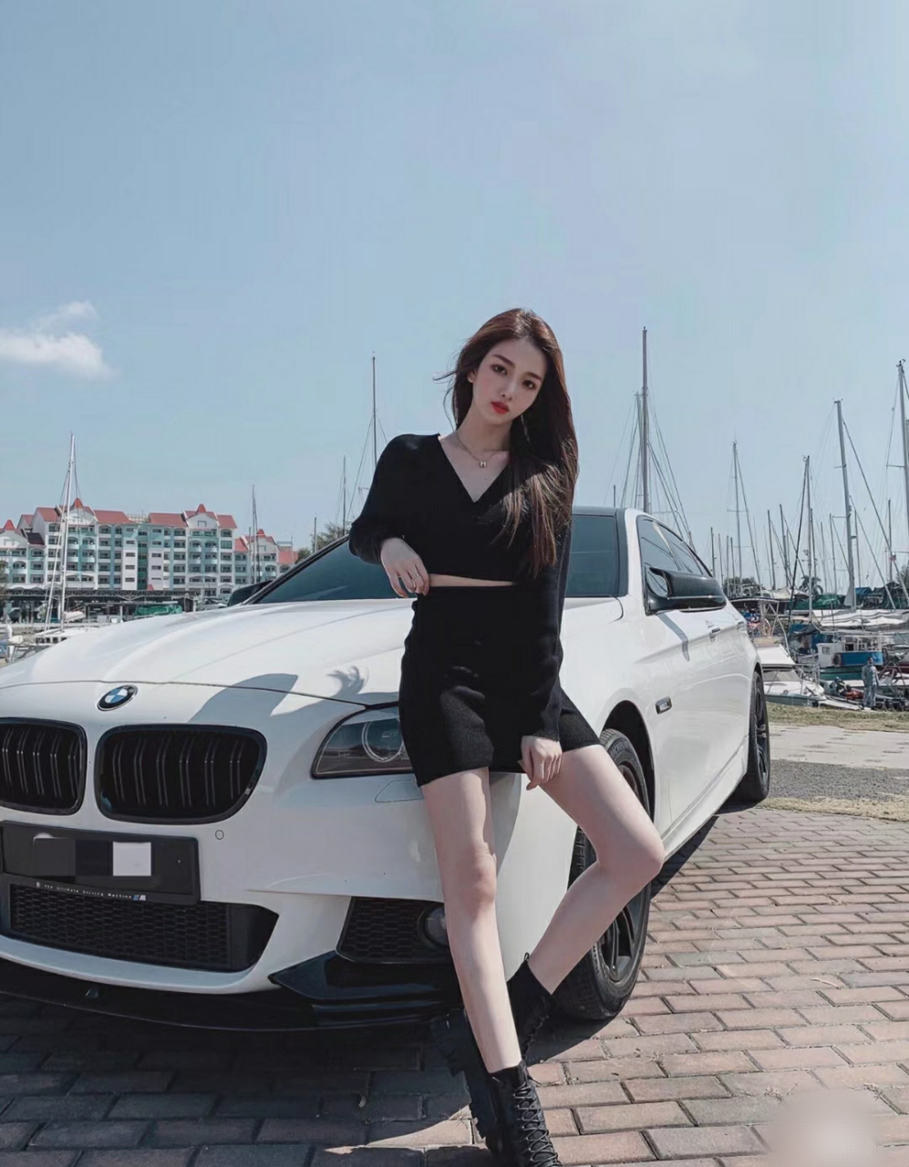 媳妇当车模,和性感美女小姐姐一起学日常时尚穿搭#美女# #时尚穿搭# #