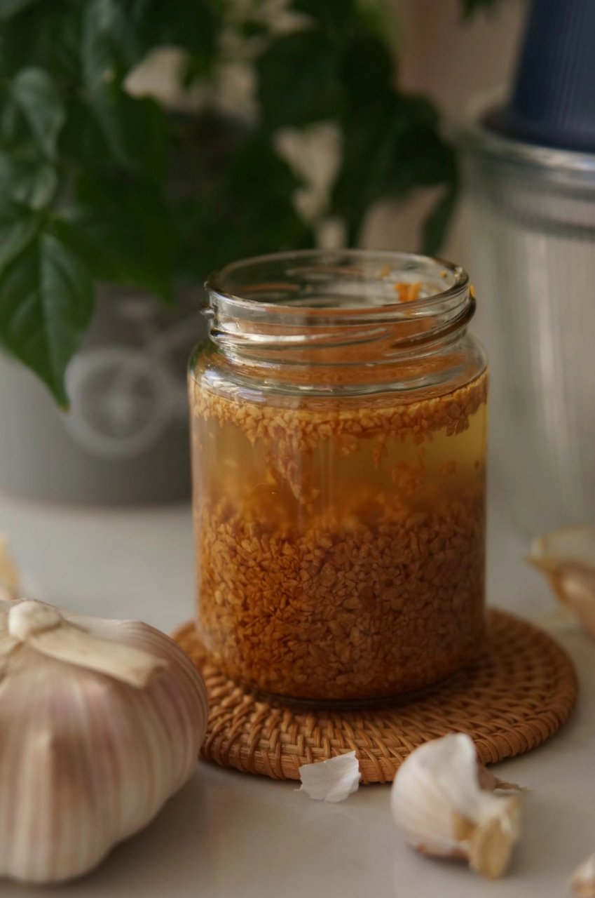 酥脆炸金蒜油 吃不惯生蒜,但喜欢炸蒜的香.