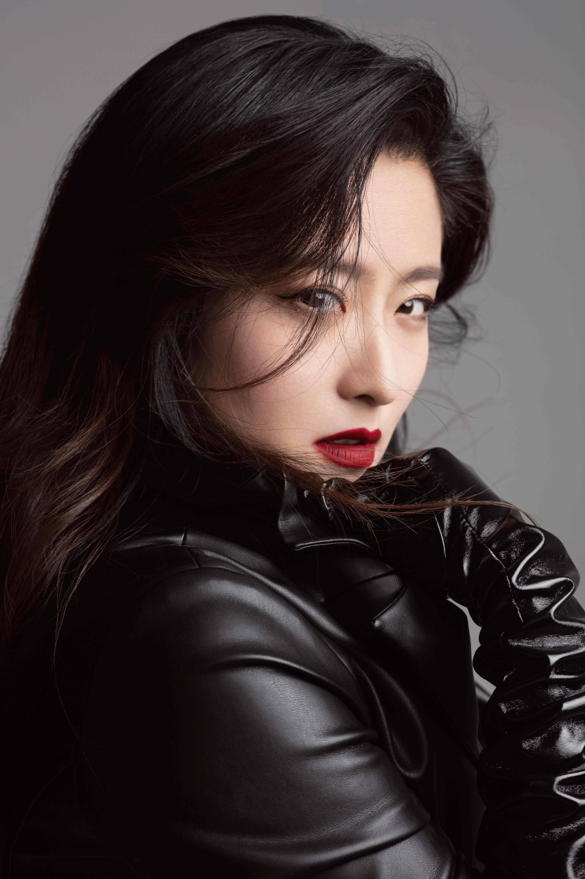 徐百慧,1983年8月3日出生于吉林省长春市,毕业于中央戏剧学院,中国