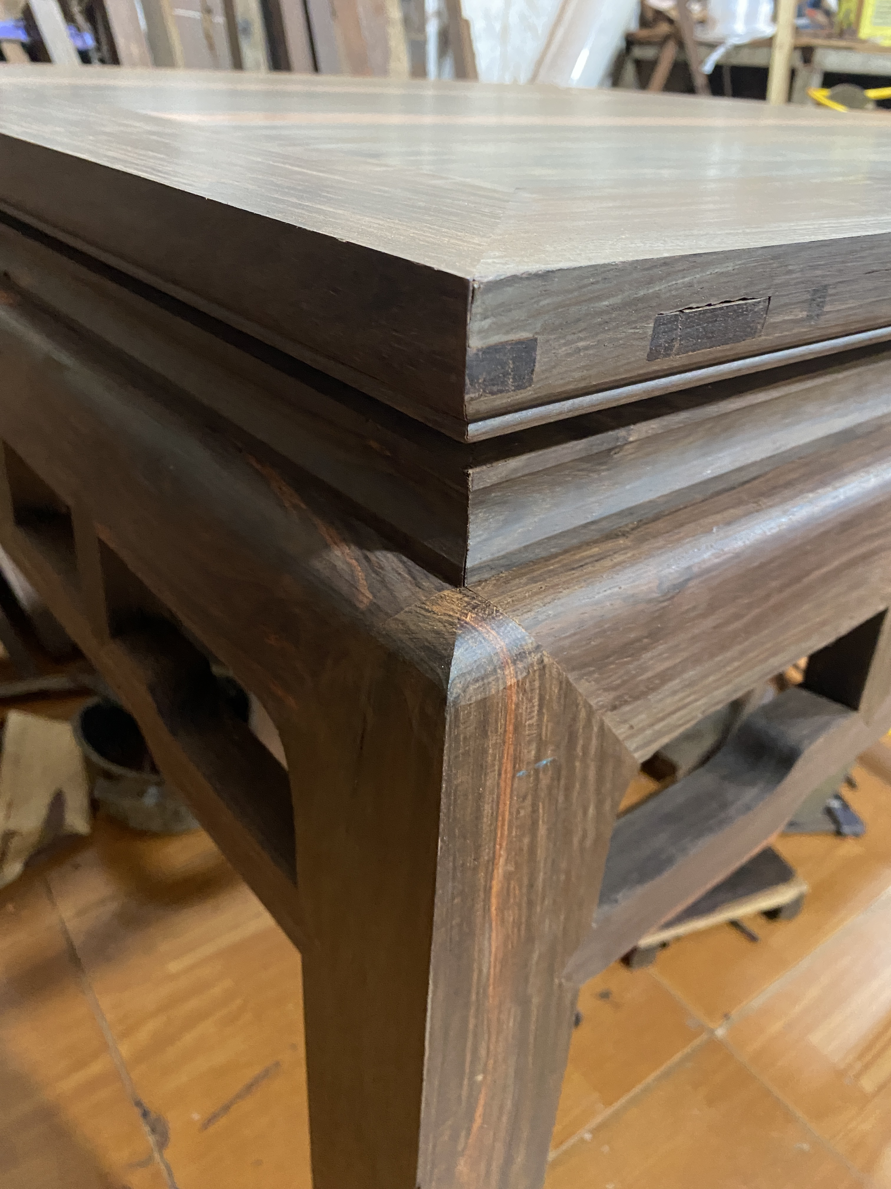 经典器型老挝大红酸枝八仙桌,八仙桌是中国传统文化的缩影与符号,满足