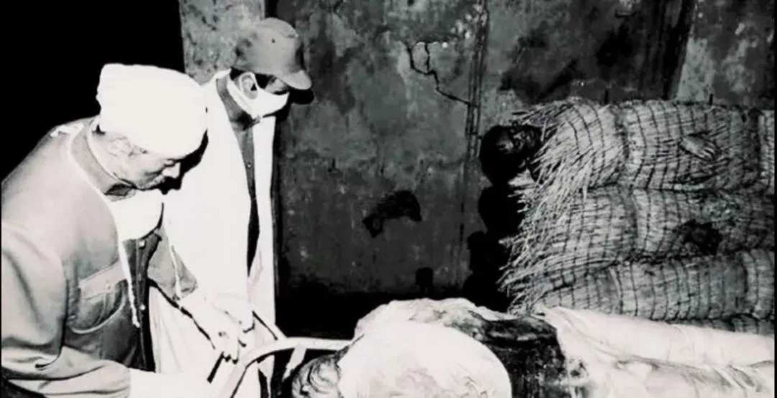 1942年,日军731部队内部的一名日本军医,在实验中感染了鼠疫菌,原本他