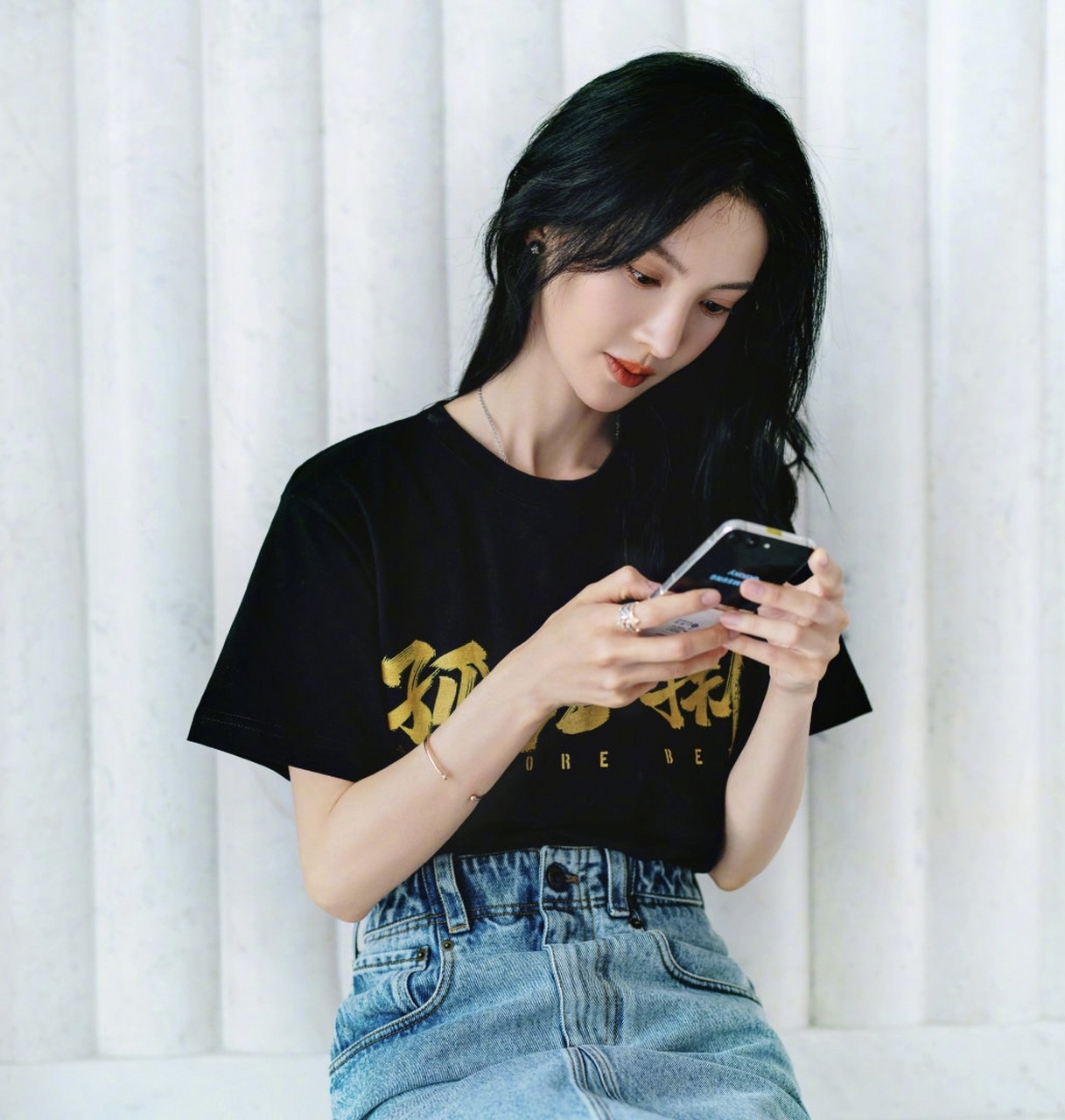 金晨这种平板身材也就女生羡慕,要胸没胸,要屁股没屁股,男人很少会