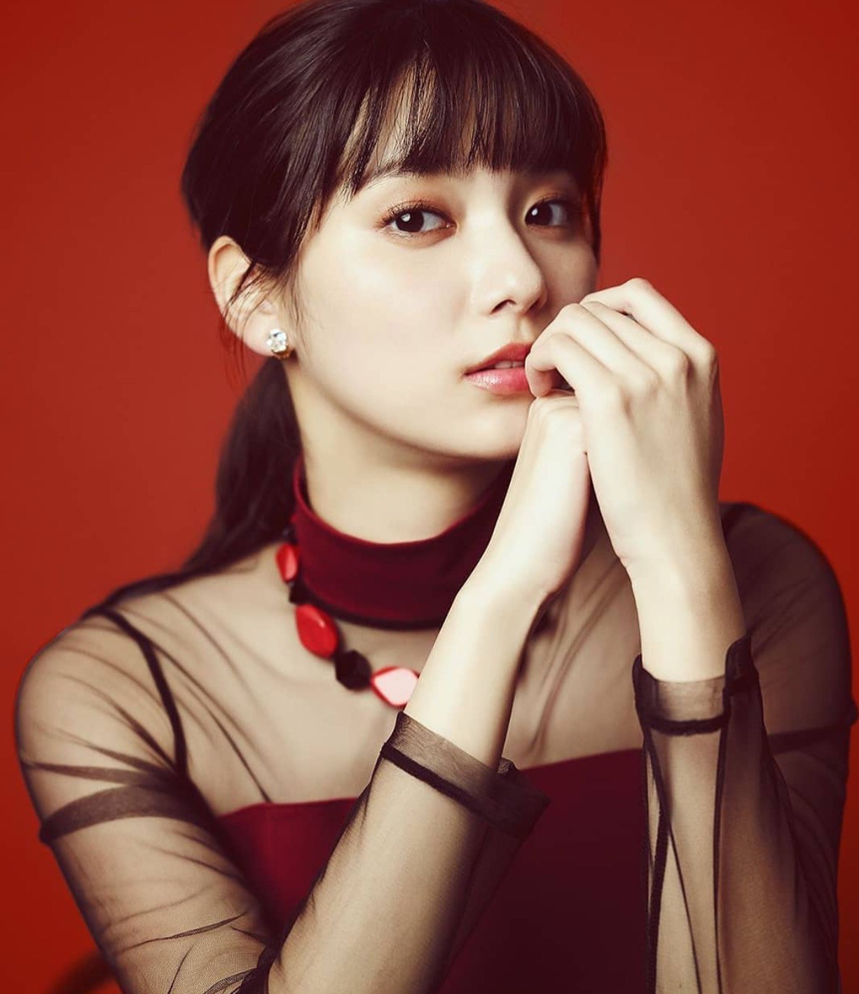 新川优爱这么高的颜值为何会选择嫁给比自己大九岁的大巴司机呢?