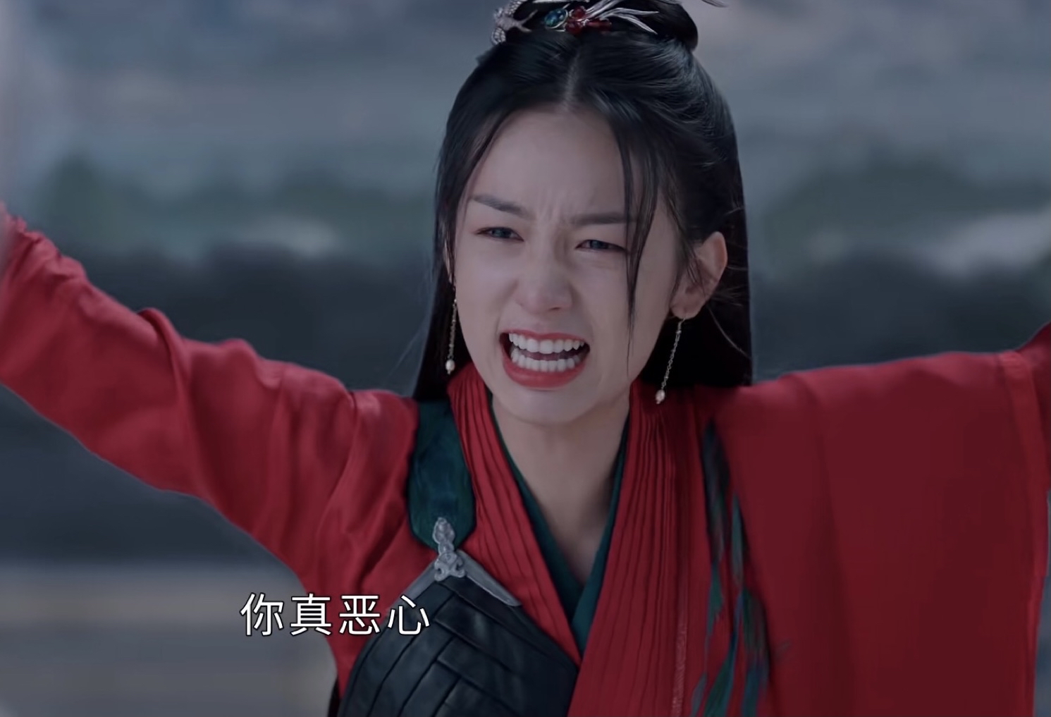 护心周也哭戏浮夸且滑稽,硬扮哭相一度把观众看懵!