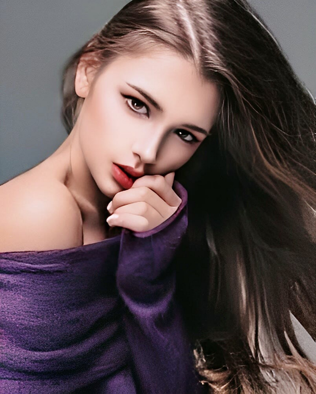 俄罗斯艺术体操运动员亚历山德拉-索尔达托娃,以甜美长相和柔软身姿