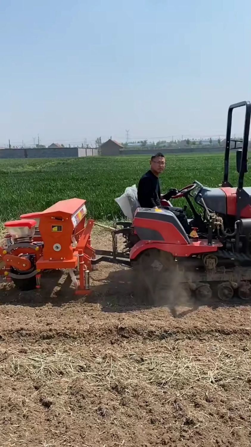 50马力履带旋耕机加装玉米播种施肥一体机-度小视