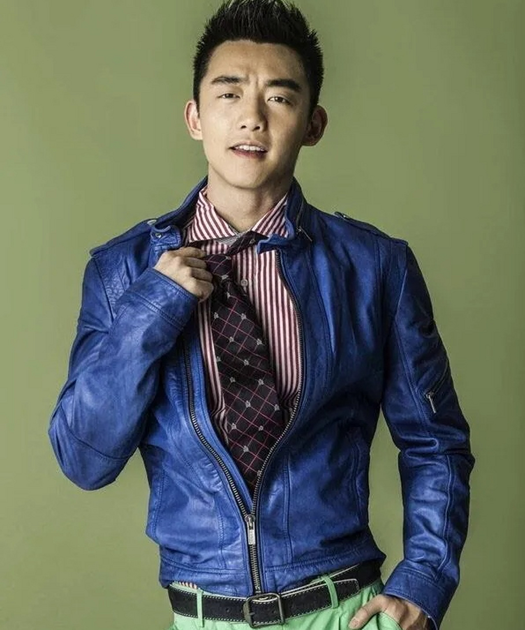 金秋图文动态创作节# 郑恺与苗苗在婚姻和时光里成长 郑恺38岁身 