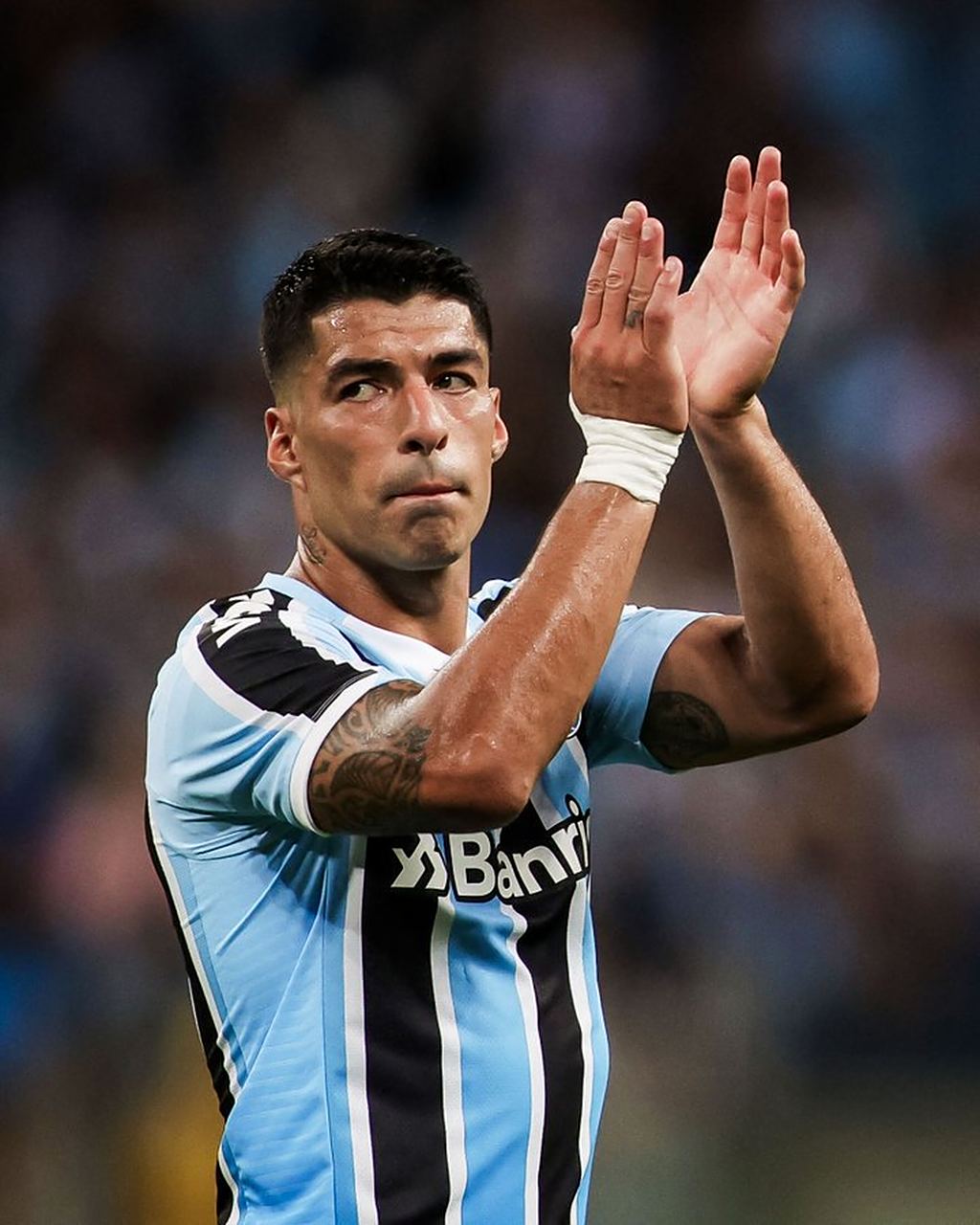 也许是到了该说再见的时候,梅西的好友苏亚雷斯打算退役了.