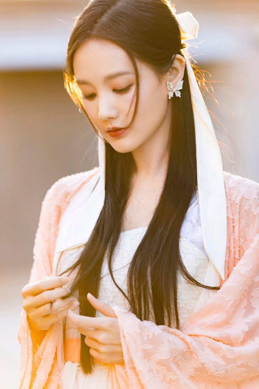 李一桐高清壁纸头像(二十)[爱你]