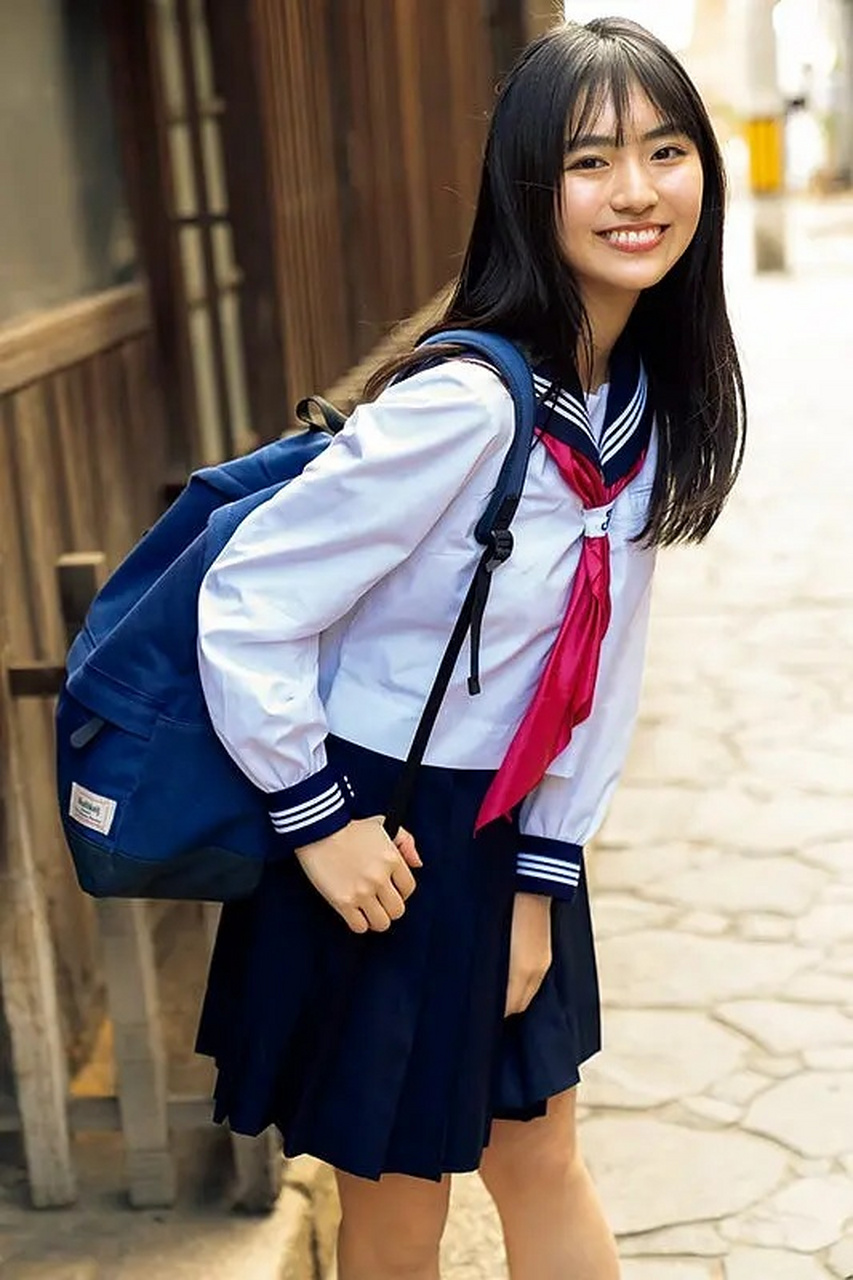 丰田留妃的一组日系风格摄影写真照.