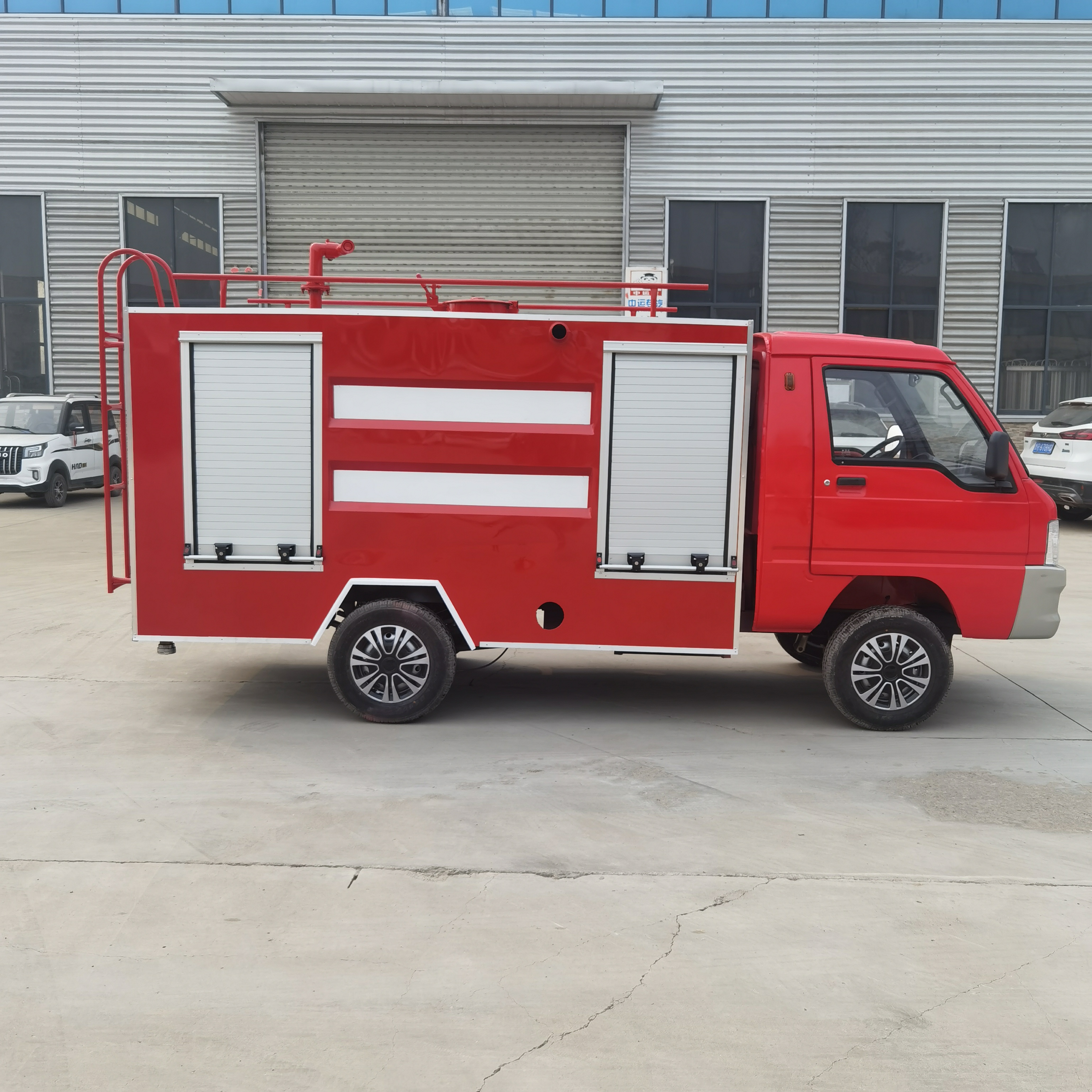 微型电动四轮消防车