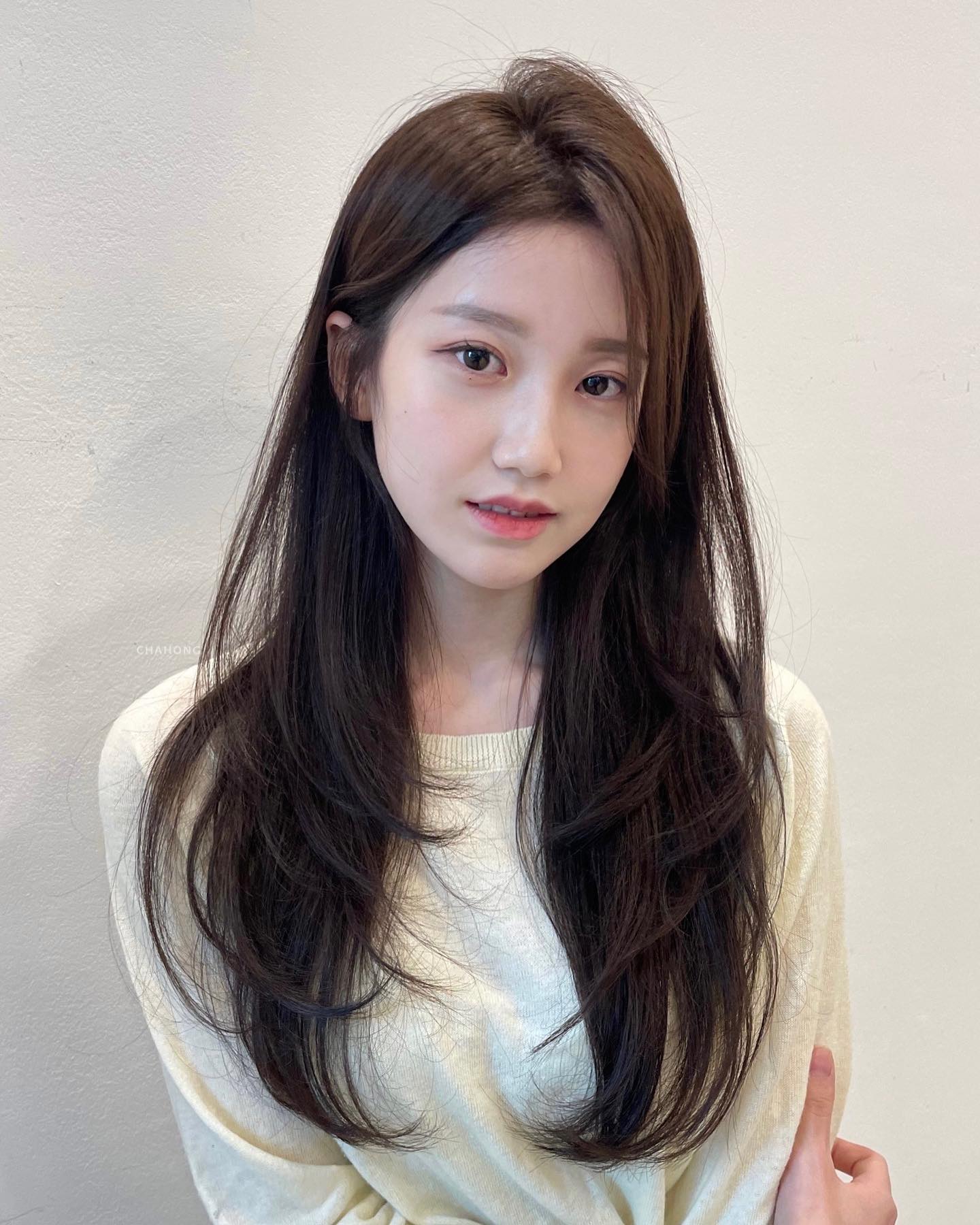 30岁以内的女生都可以驾驭的长发发型轻盈的发尾丰富的层次自然的