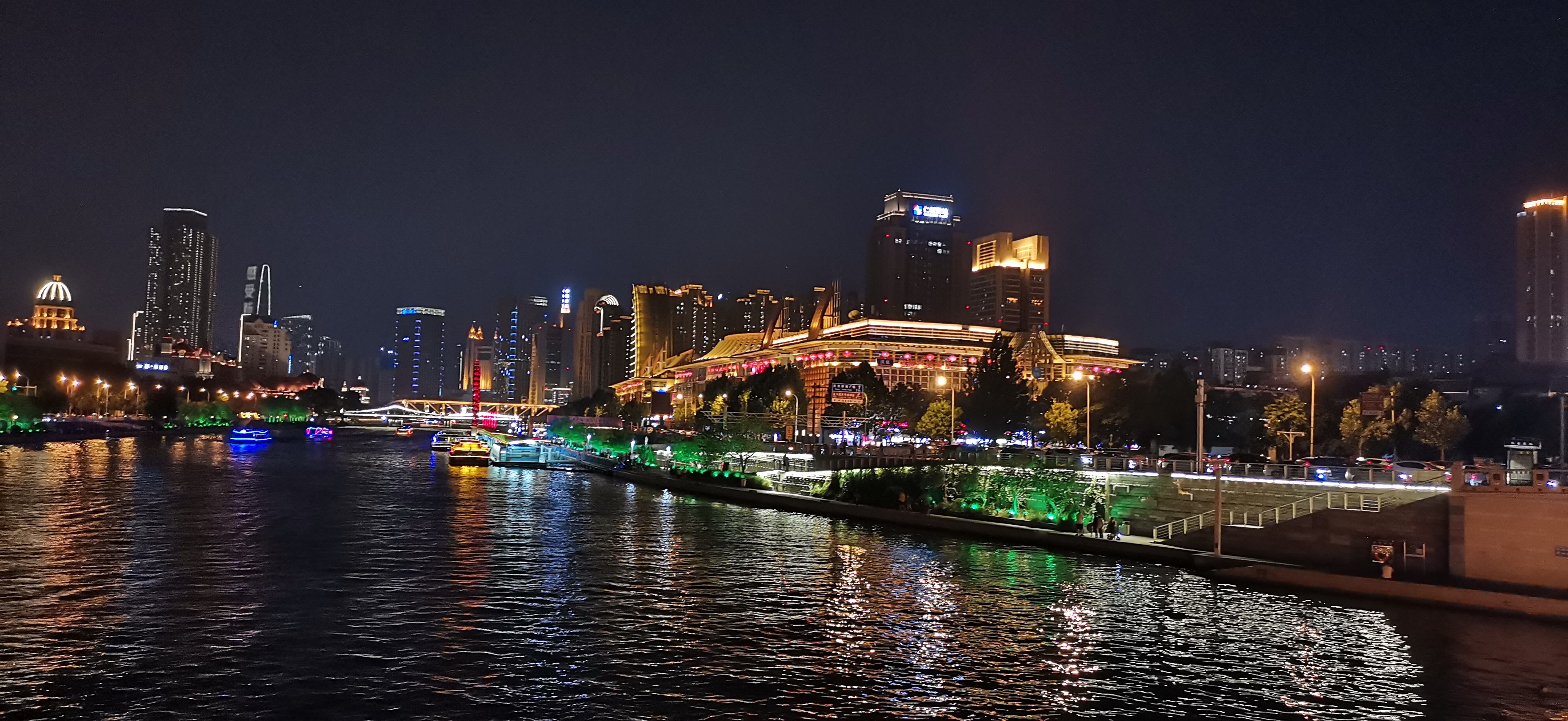 天津古文化街码头海河夜景很美