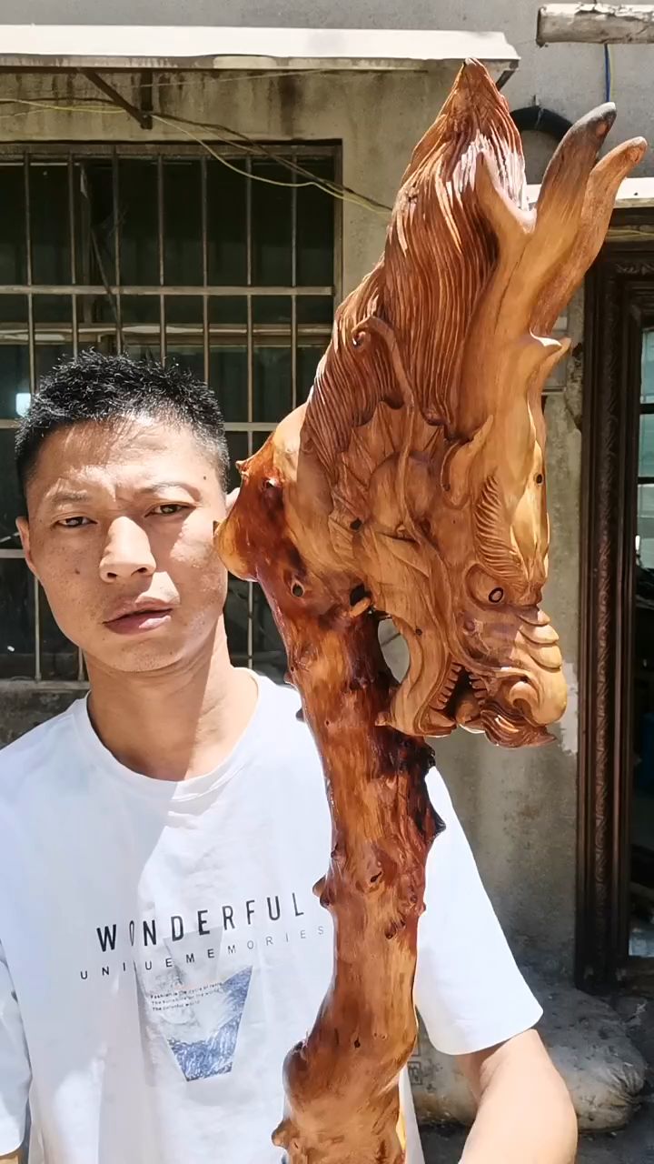 木雕手艺人龙头拐杖