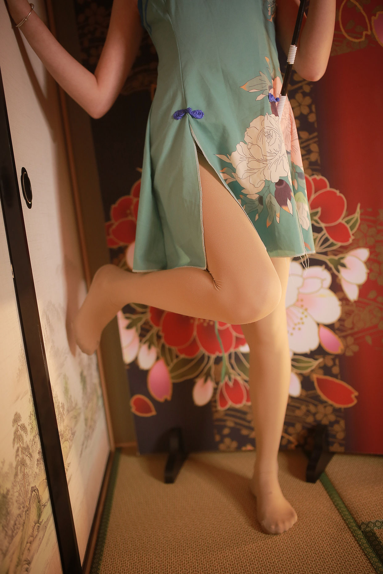 伞下的旗袍少女07.jpg