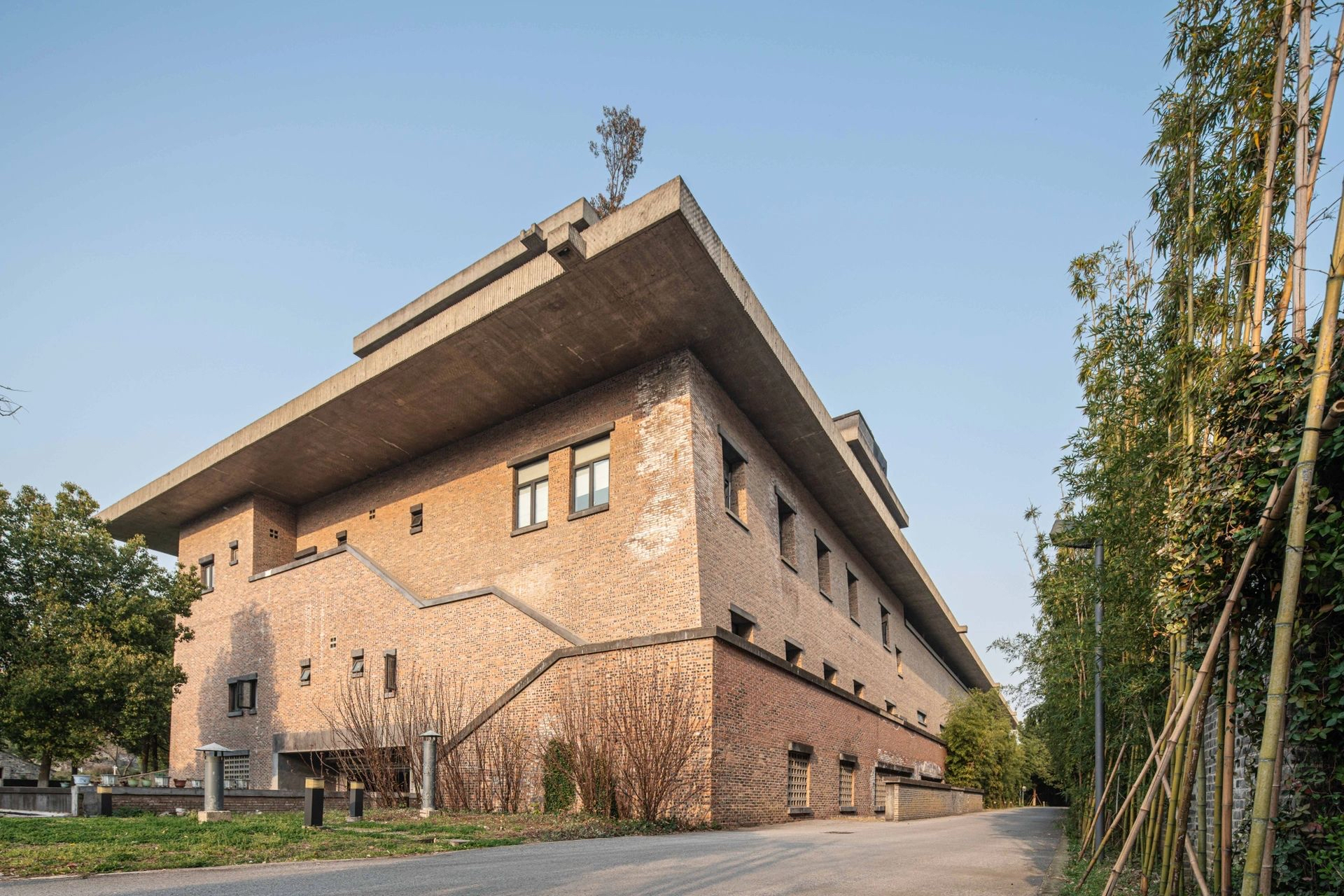 刘家琨设计的 苏州御窑金砖博物馆|||去了3次,很喜欢这个设计,可以让