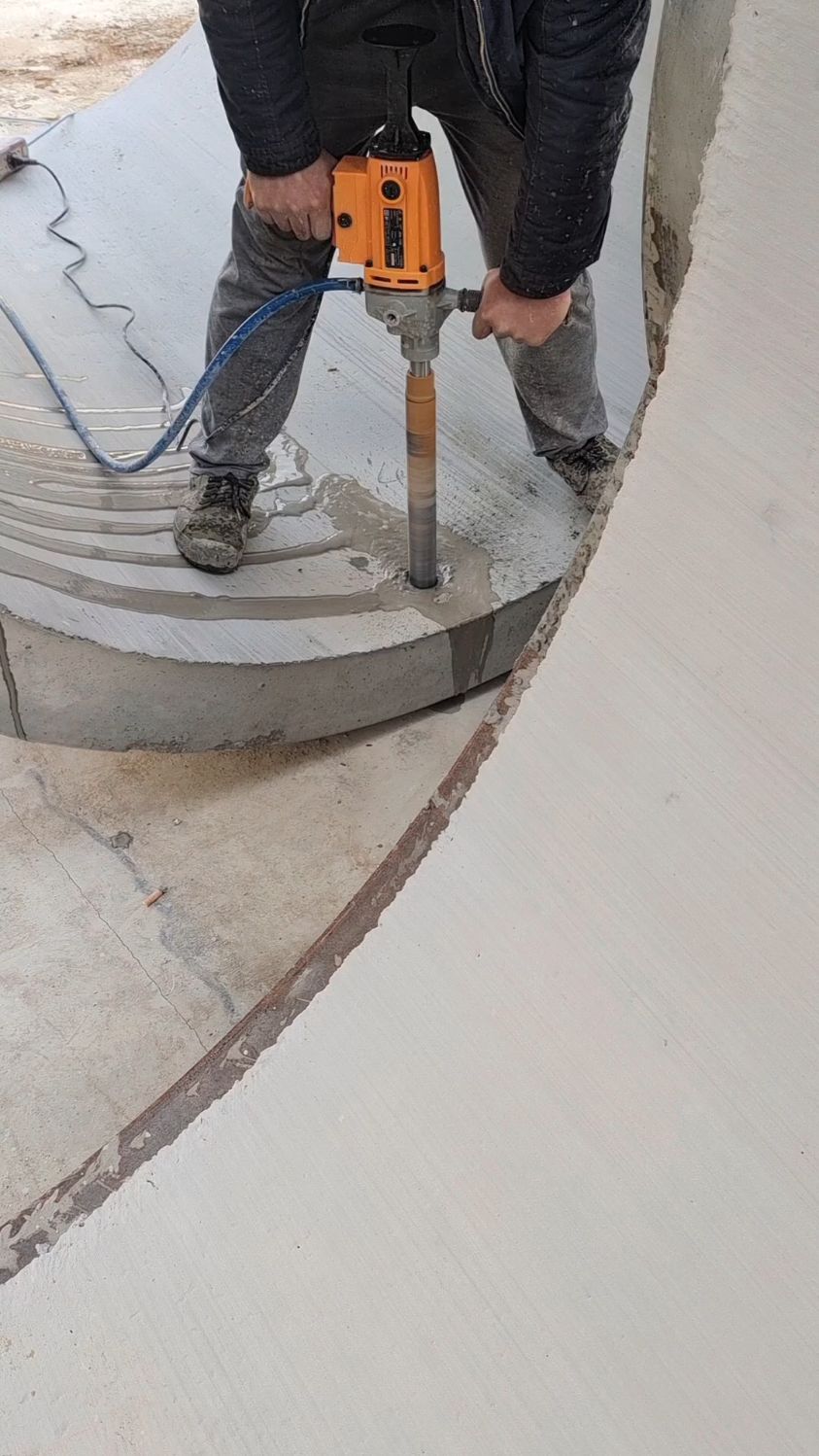 大口径钢筋混凝土顶管排水管顶管为什么要打注浆孔