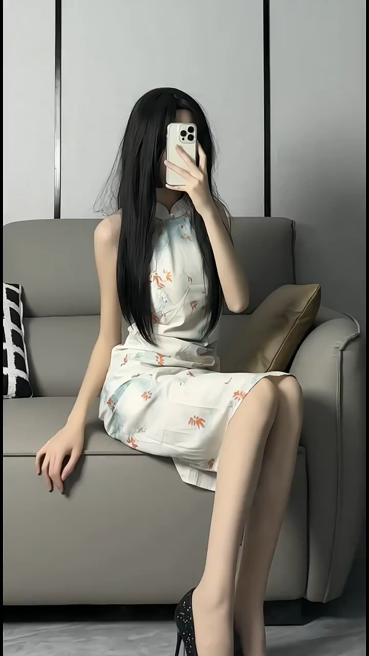 美腿姐姐"小性感旗袍"