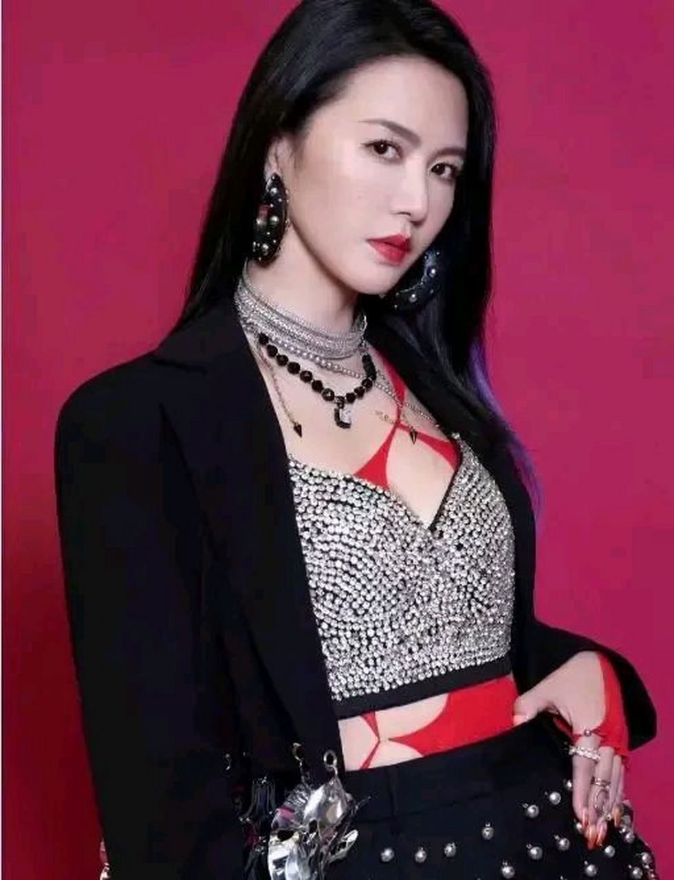 谭维维:两年前,我唱这首改编的《刀剑如梦》时,著名歌星林俊杰曾站