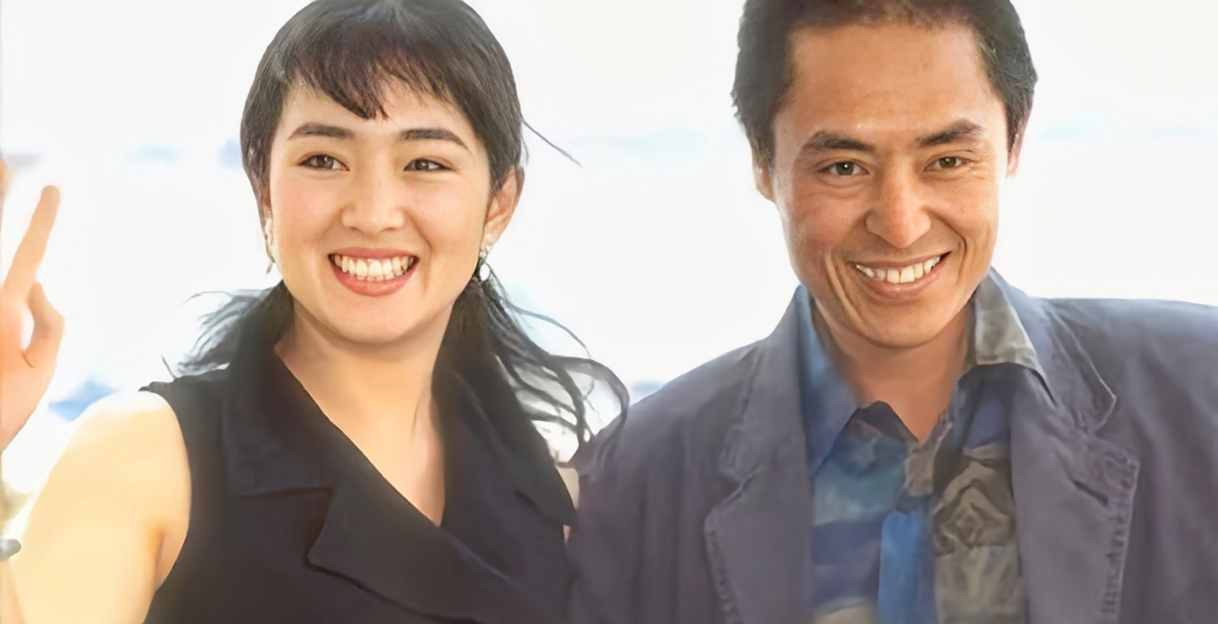 女神巩俐和张艺谋导演早年合影照,那时的他们都很年轻.