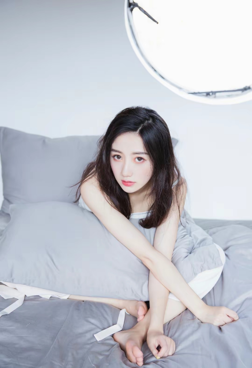 网友:"电竞解说小公主"吉尼gini私房写真美照,清纯甜美惹人怜爱