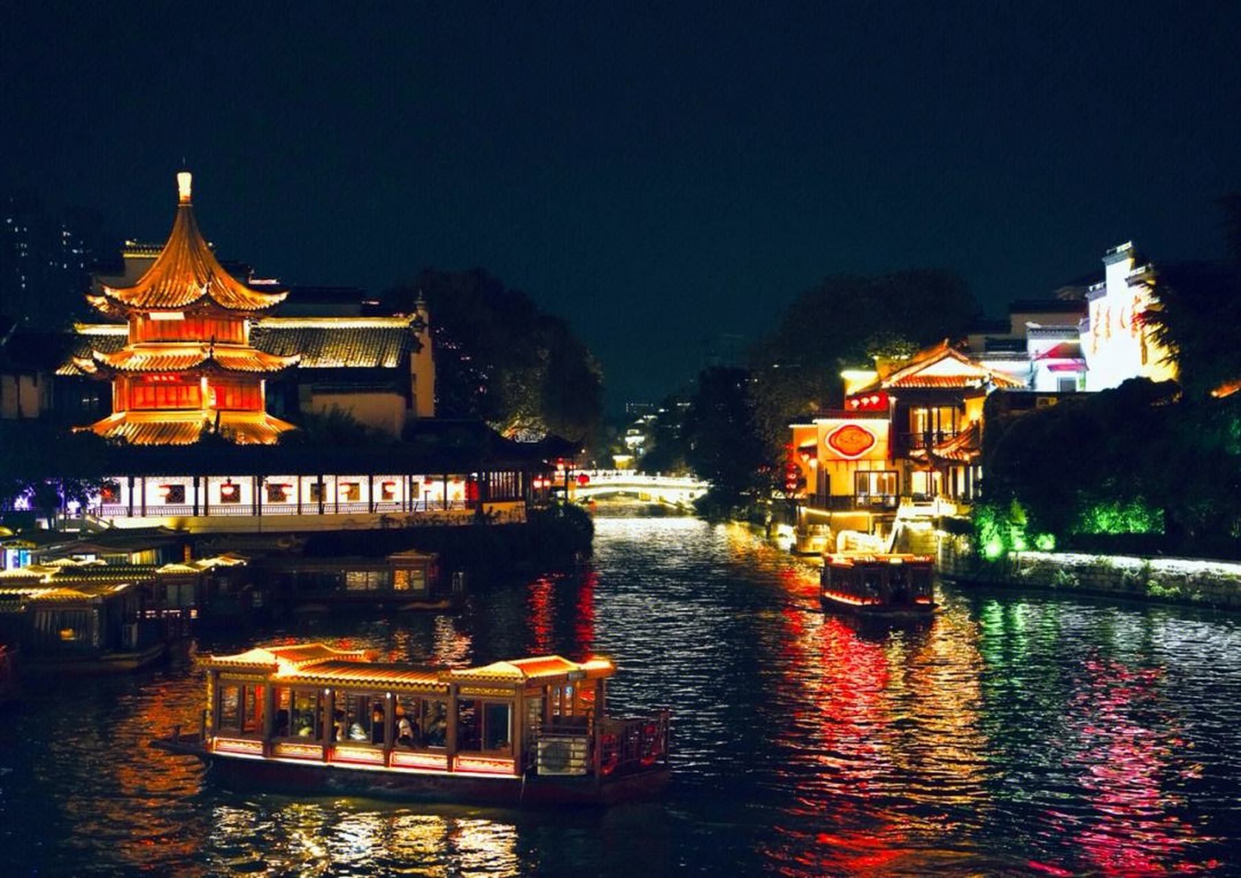 秦淮河有南北两源,北源句容河发源于句容市宝华山南麓,南源溧水河发源