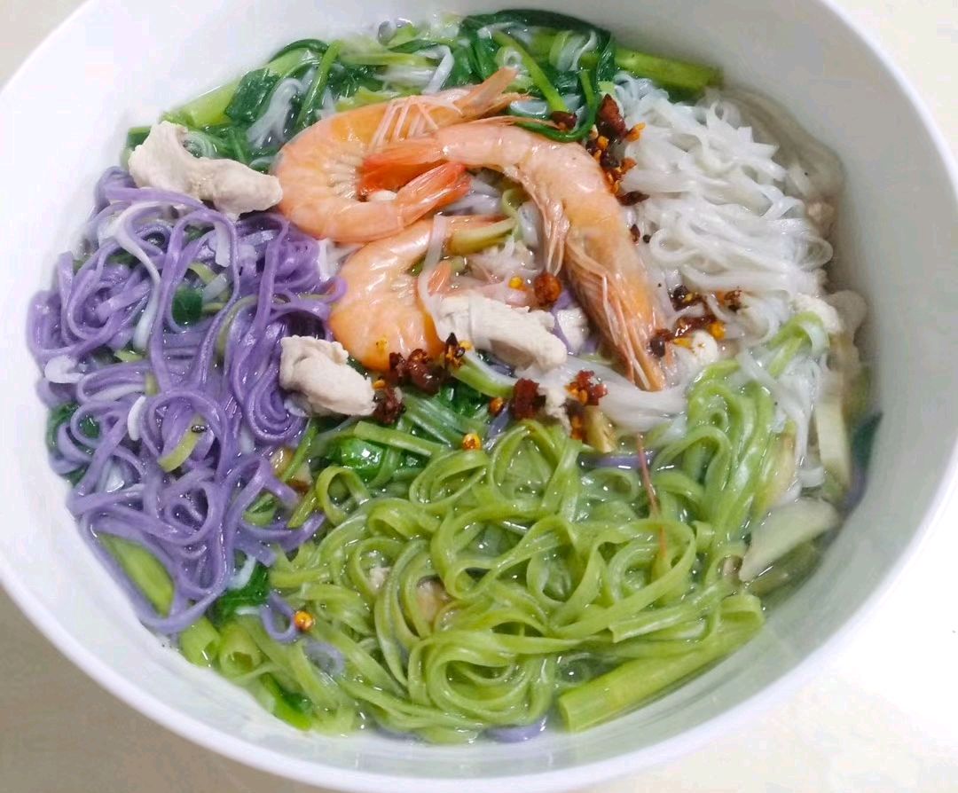 五彩果蔬面—劲道,耐烫,且色香味俱全