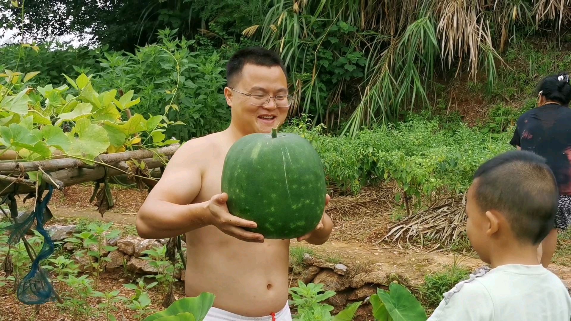 新鲜的冬瓜要多吃,教你一个特色做法,比大鱼大肉还香,上桌抢光