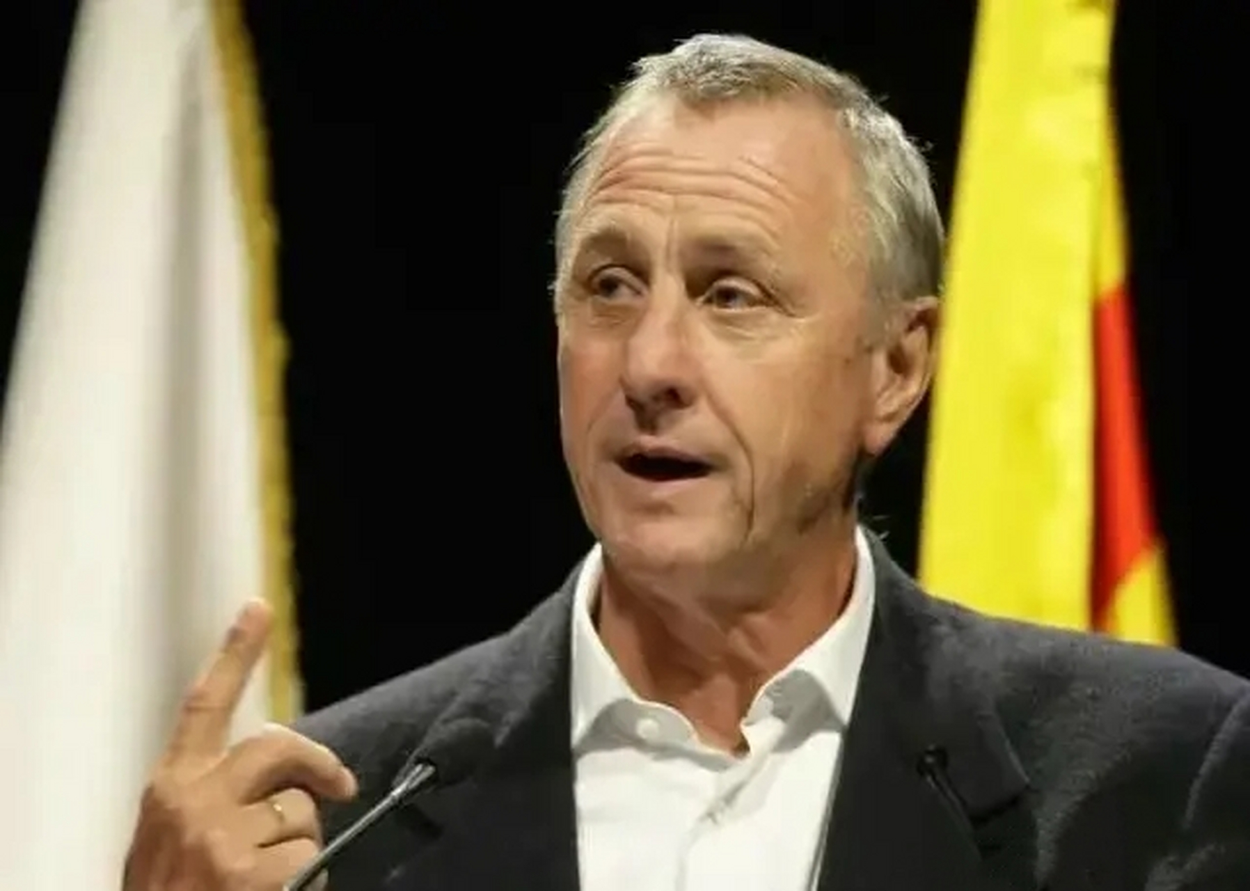 克鲁伊夫对梅西和c罗的评价一语中的!