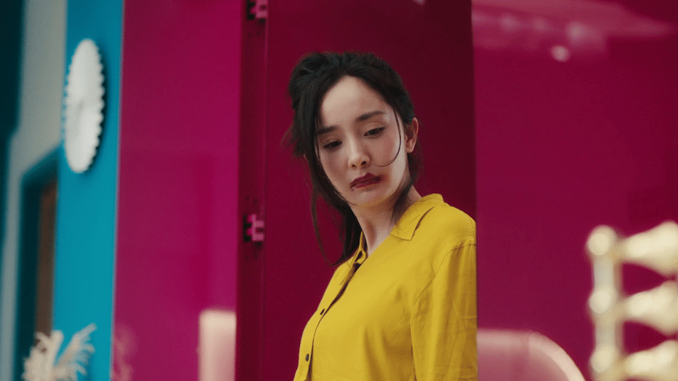 杨幂秦施醉酒行为大赏#   太可爱了吧,杨幂喝醉酒后的样子[偷笑]