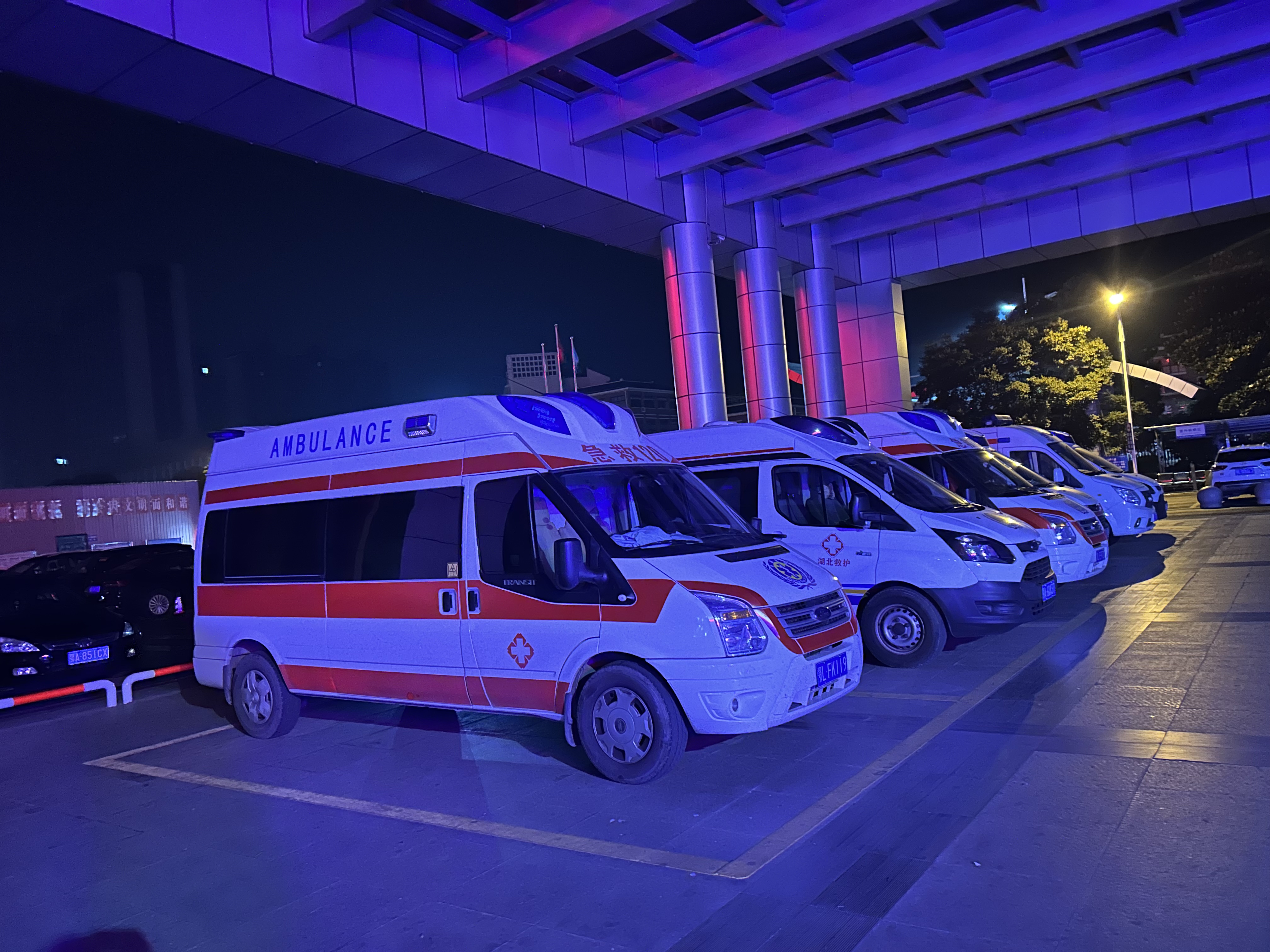 广州州救护车出租转院,120跨省护送,病人跨省转诊