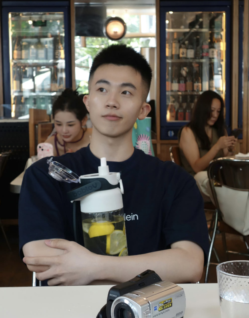 瘦瘦的男孩子不知道好不好养#帅哥# #摄影爱好者联盟