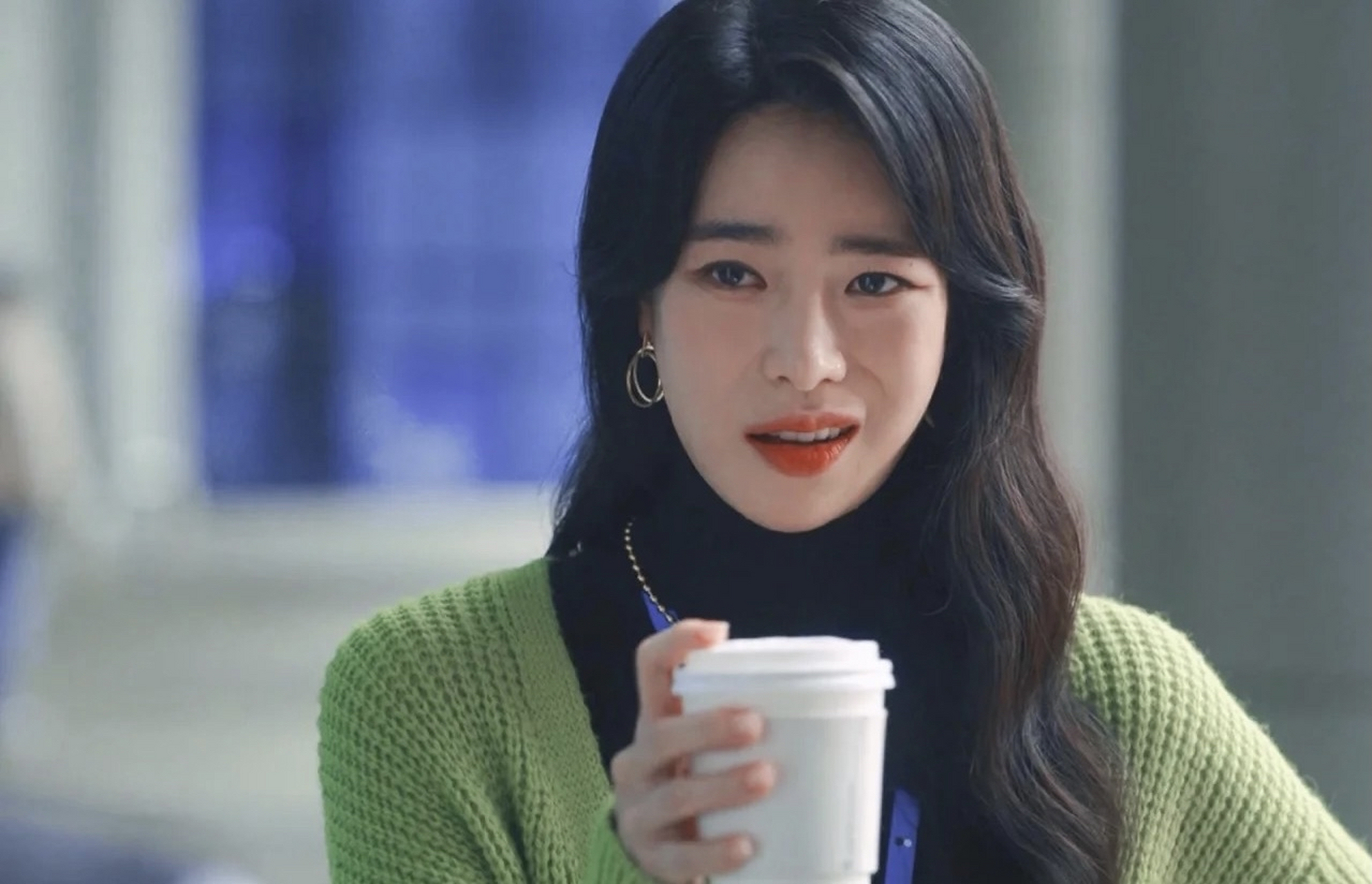 女方公司回应称:  "林智妍和李到晛两人是关系很好的前后辈关系