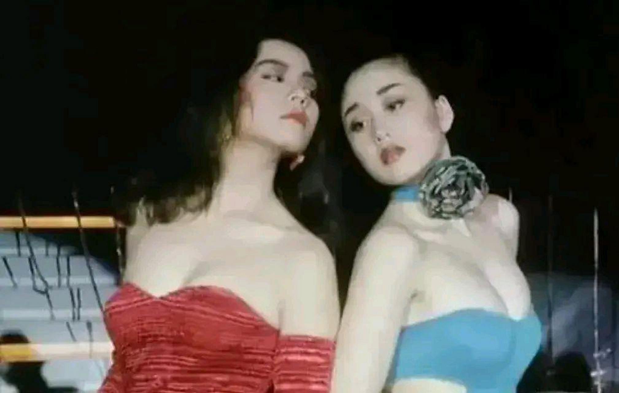 钟楚红和利智同台斗舞.