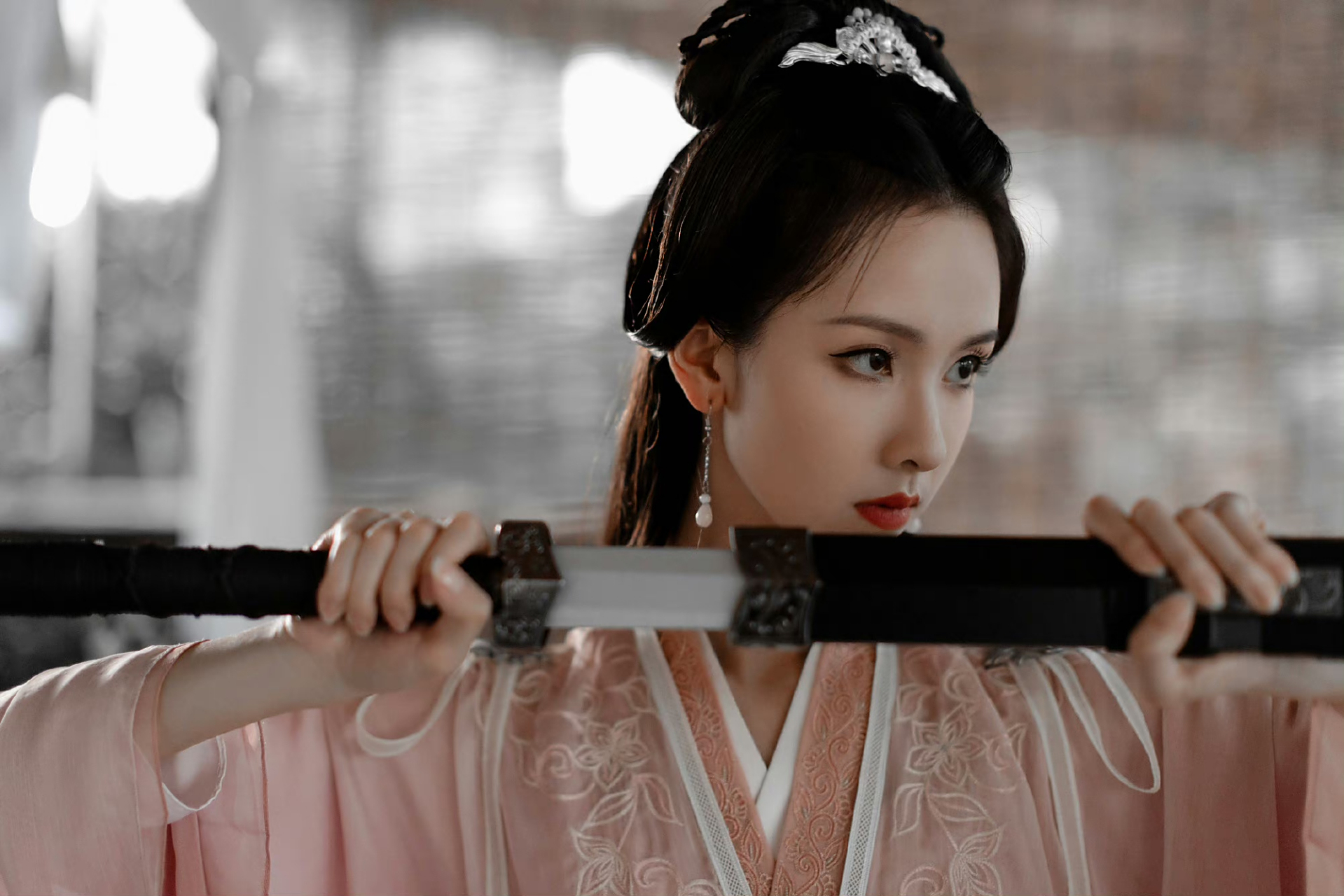 陈都灵莲花楼古风穿搭图集:江湖路远,红颜依旧,女侠「乔婉娩」鲜衣执