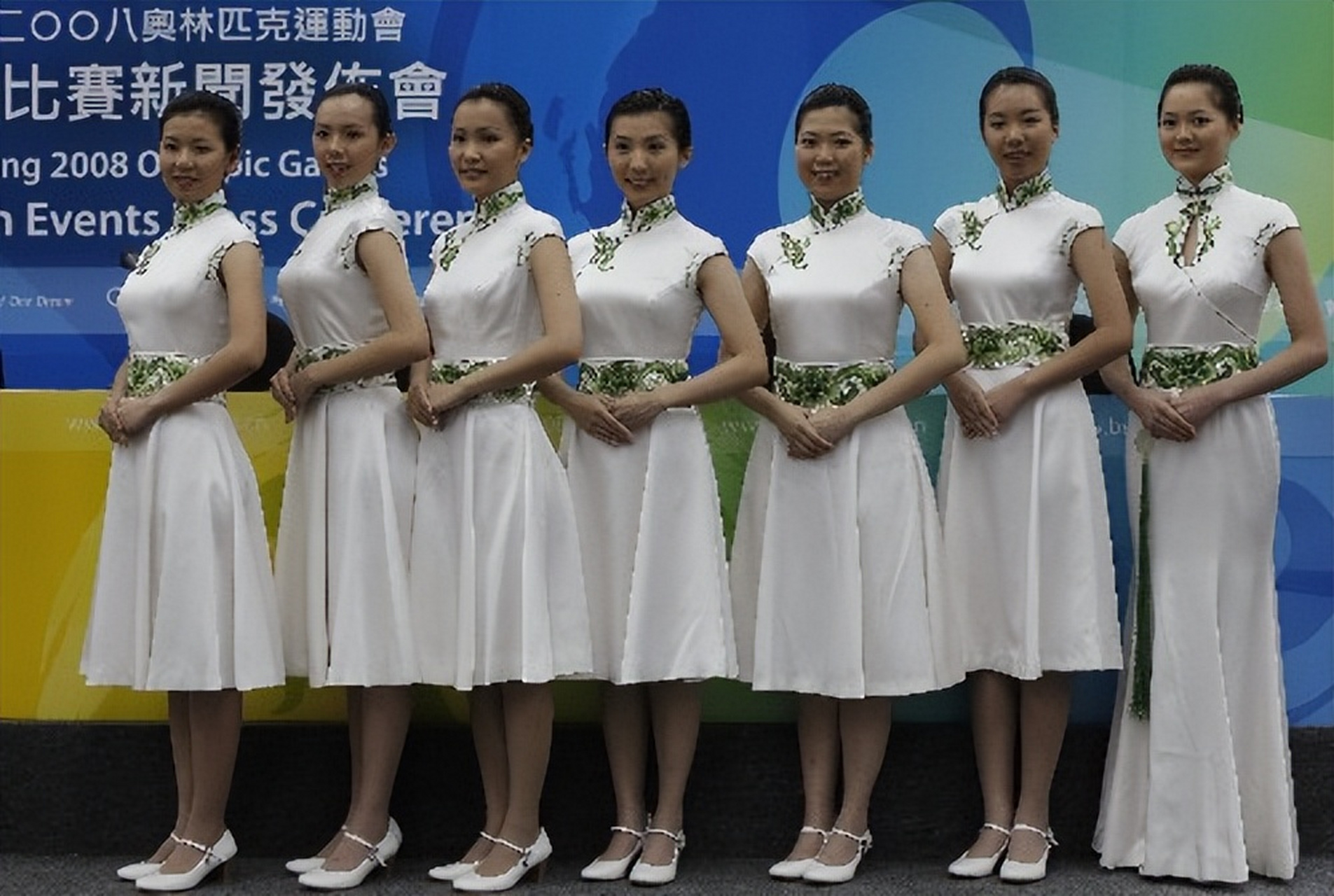 2008年奥运会礼仪小姐1/3是女子特战队的女兵!