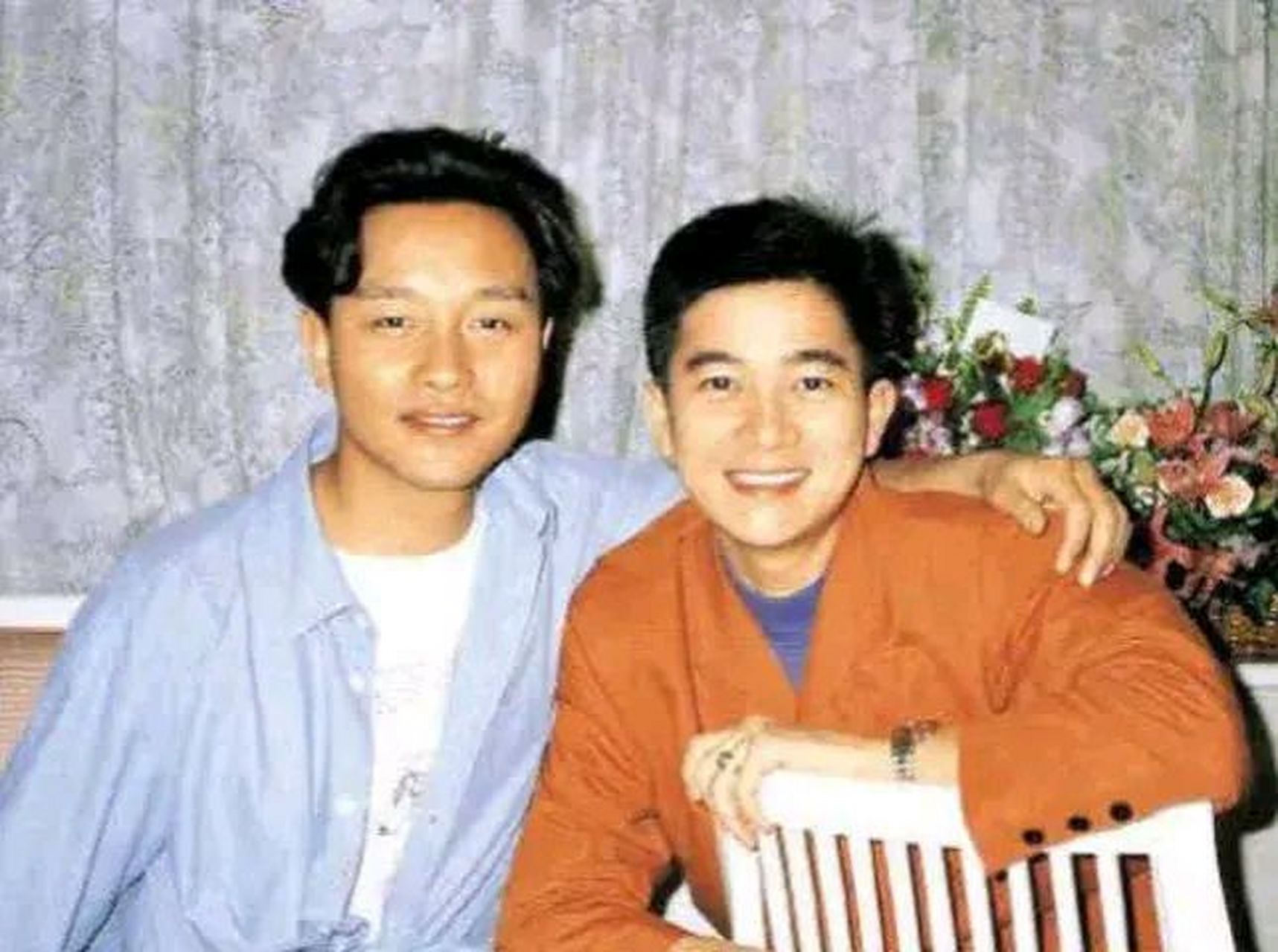 明星老照片:当年好友张国荣,陈百强.