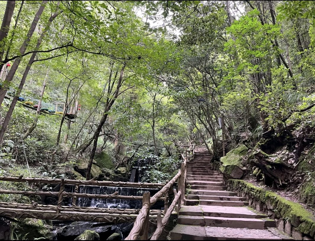 昆明安宁青龙峡风景区图片