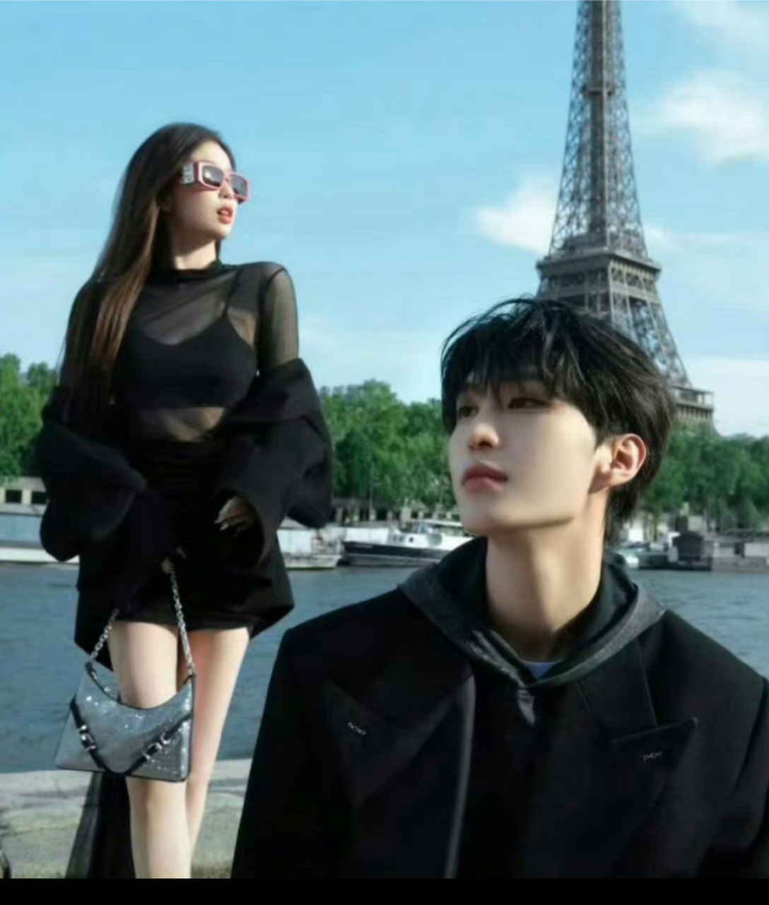 范丞丞和虞书欣的七夕大片,没看到浪漫,只看到满屏的下颌线!