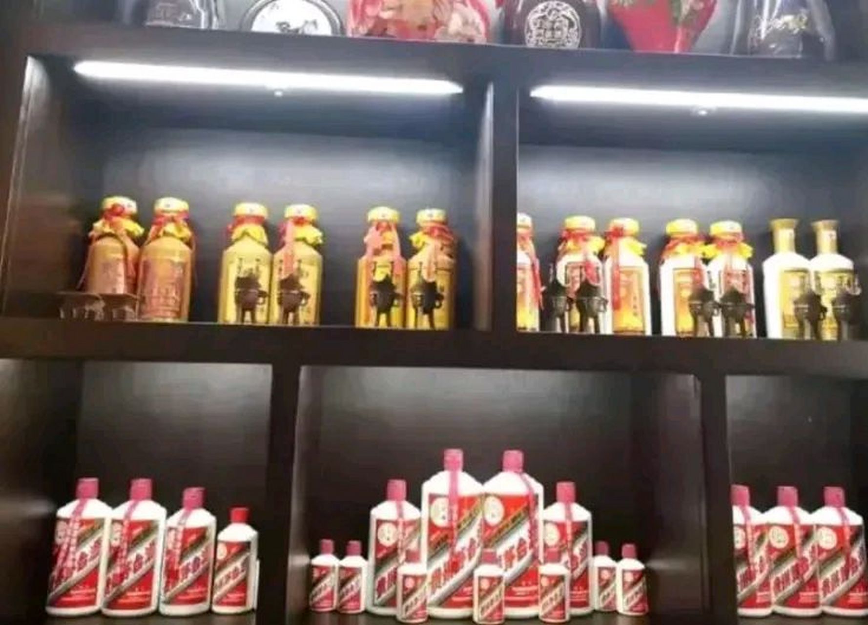 6767老伴走后,孙大爷就总是一个人待着.