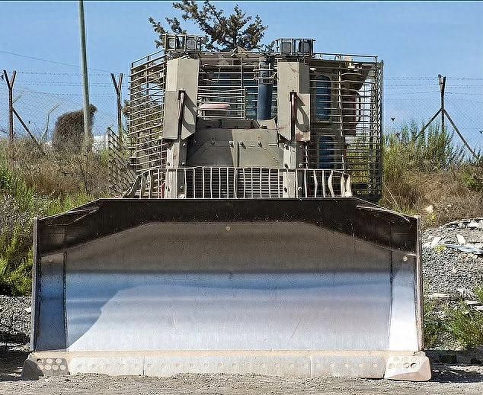 —idf 卡特彼勒 d9系列装甲推土机,不惧狙击手和