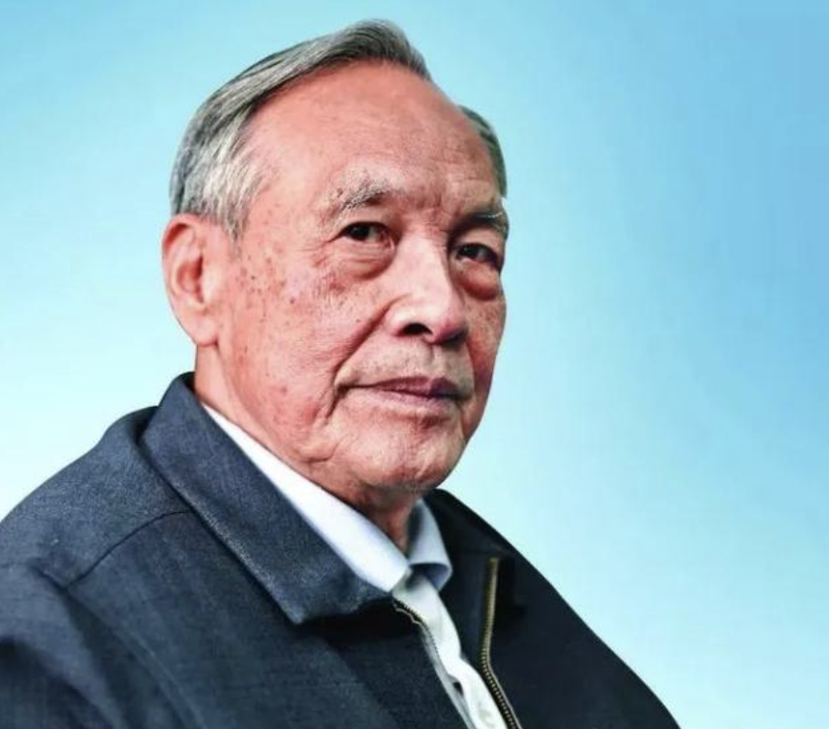 李灏:曾从政深圳8年,邓公南巡时他陪伴在身边,今97岁身体硬朗