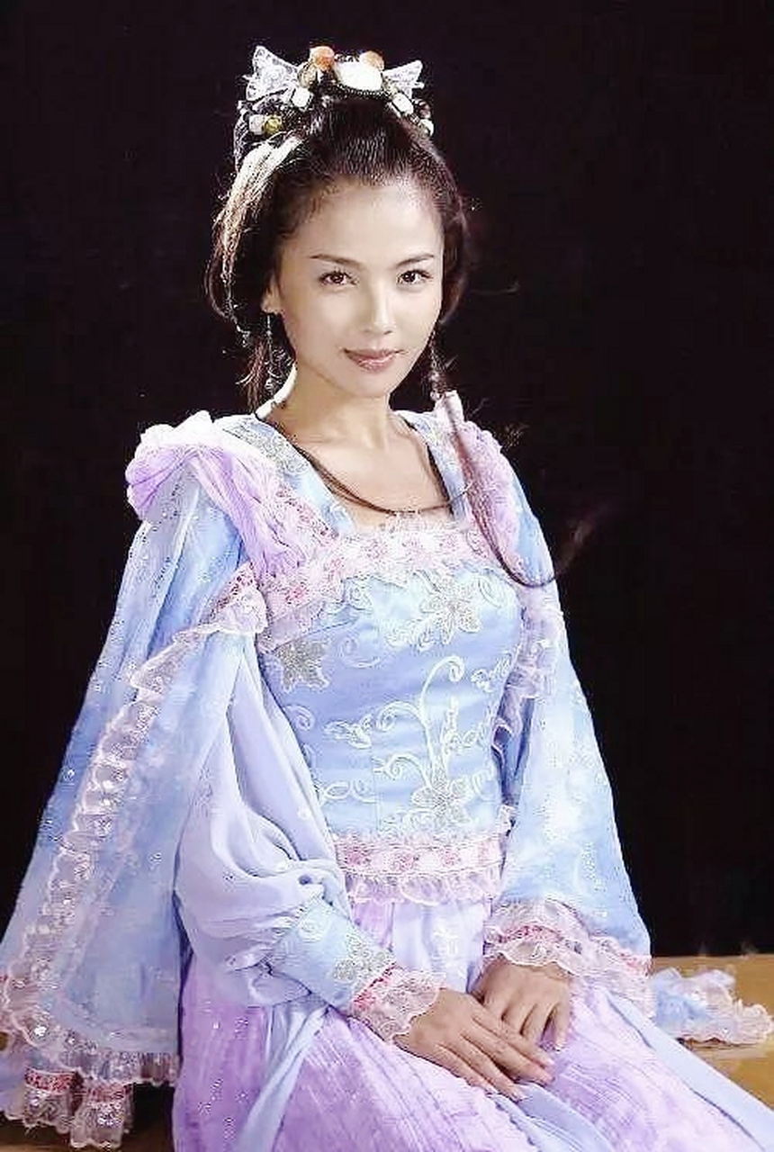 小时候真的太喜欢刘涛饰演的刘依依了.