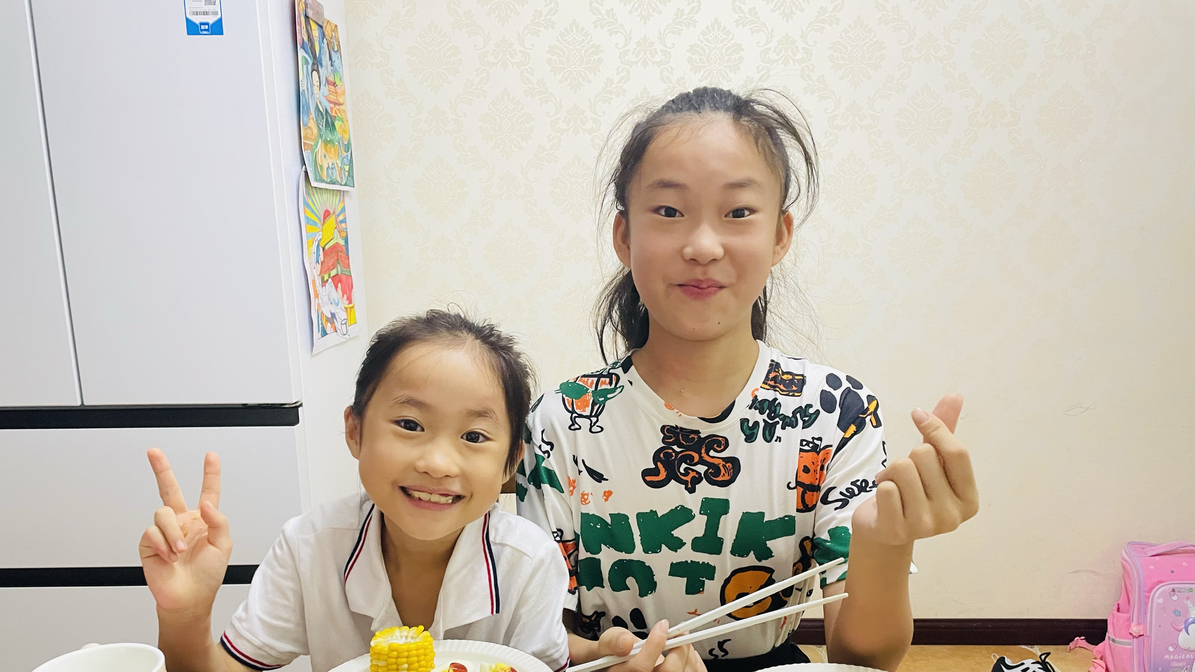 每天6:30给宁静姐妹做早餐,每天换着花样做着吃,既好看又能吃饱