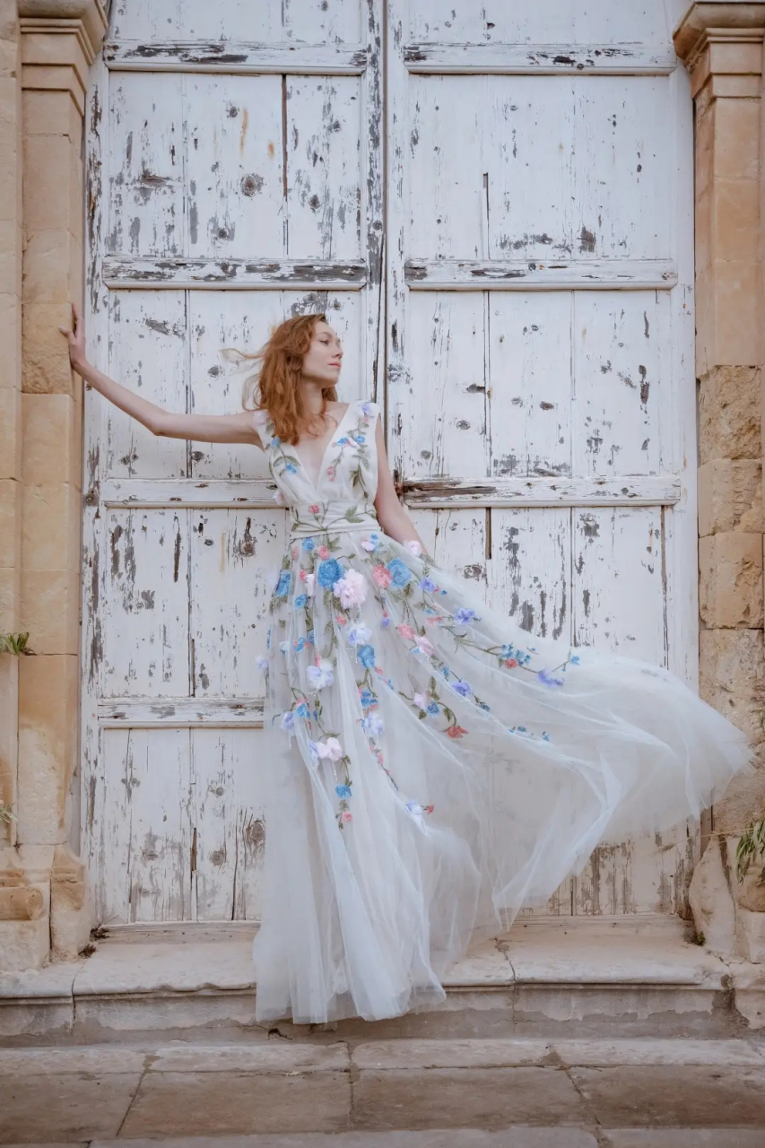 luisa beccaria 的 2024 度假系列是对女性与自然之美的华丽致敬