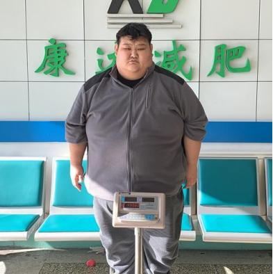 网曝姚明体重失控身体变差,露面400斤块头大壮,爱妻叶莉很自责